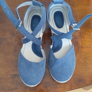 Platform heel close toe sandal